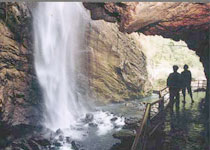 靖西古龙山峡谷群天气